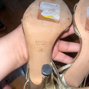 Gucci gold heeled sandals with ornament — Authentic